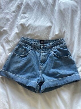 BDG Urban Outfitters Denim Shorts High Rise Cuffed Light Wash W26